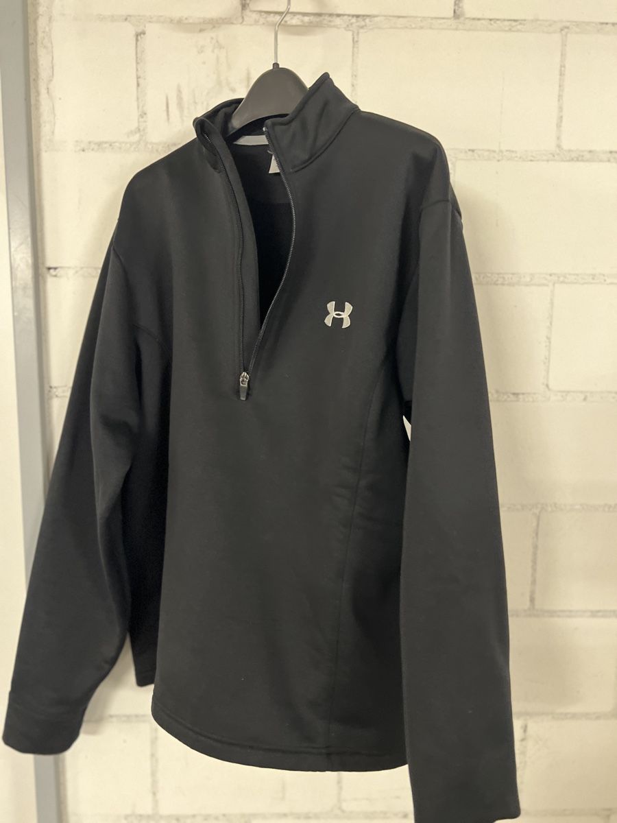 Under Armour Maglioni & Felpe: Under Armour Pullover schwarz Grösse M – Usato da Nürensdorf venduto da romano_a