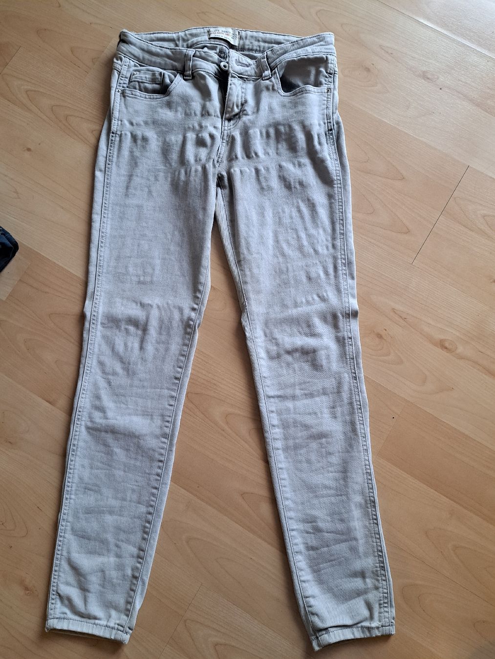 Zara Jeans: Jeans in weiss, Grösse 38 – Usato da Urdorf venduto da Yvonne008