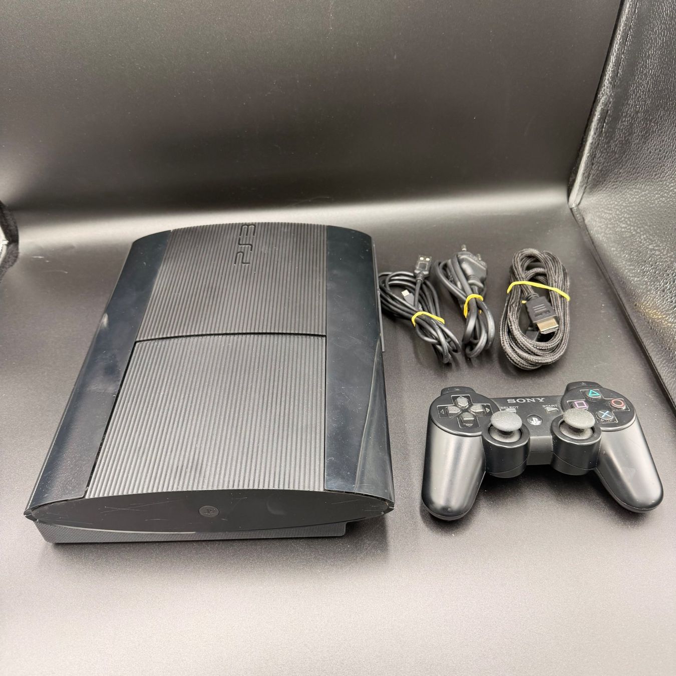 Sony Consoles: PlayStation 3 Super Slim 500GB – D'occasion à Düdingen par Nerdworld
