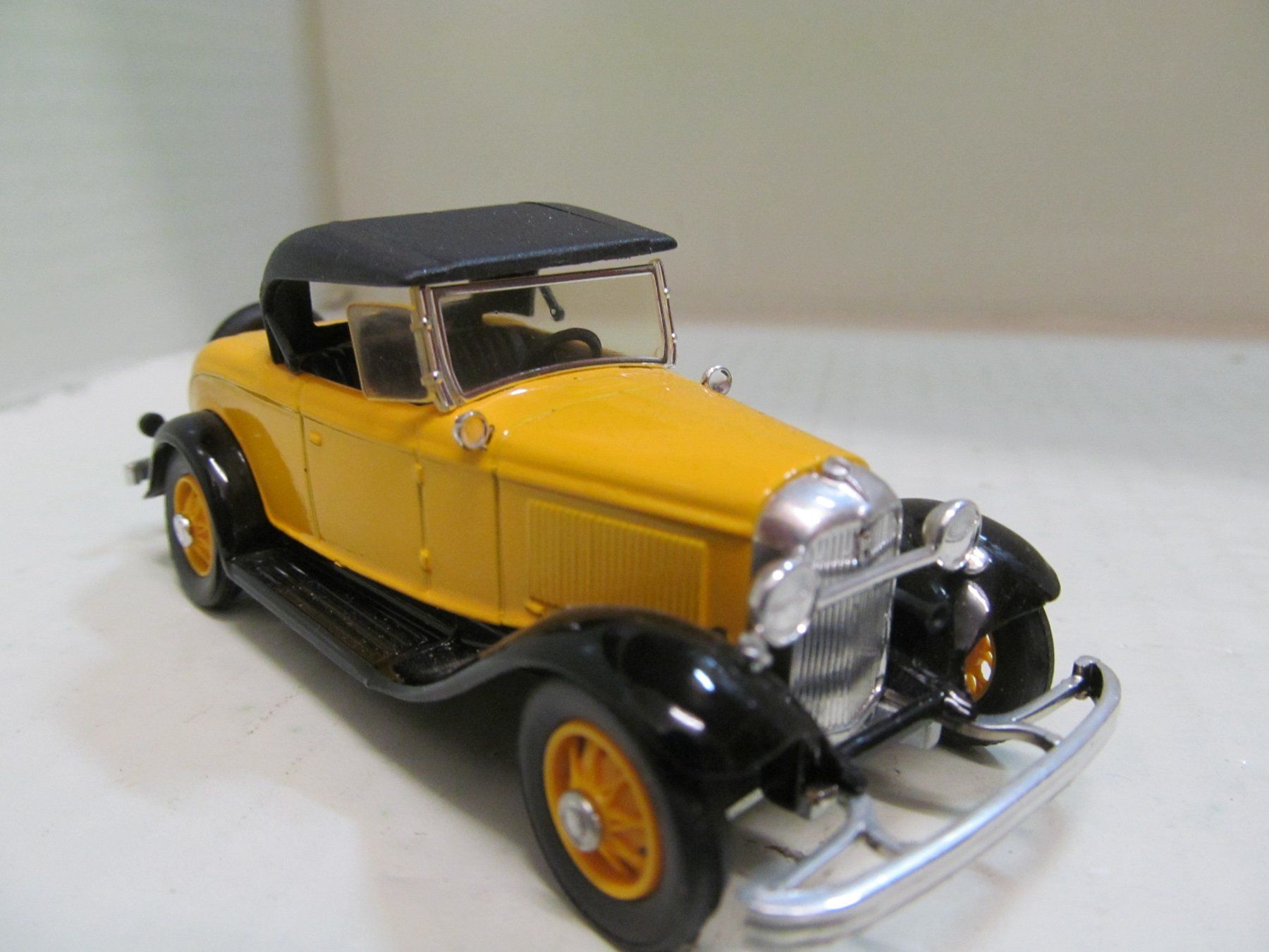 Ford Modellini d'auto: FORD V8 1932  ELIGOR  1:43 – Nuovo (secondo la descrizione) da Grueningen venduto da malamut56