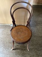 Holzstuhl gebogen Thonet Stil Bugholz Sitz Sternmuster