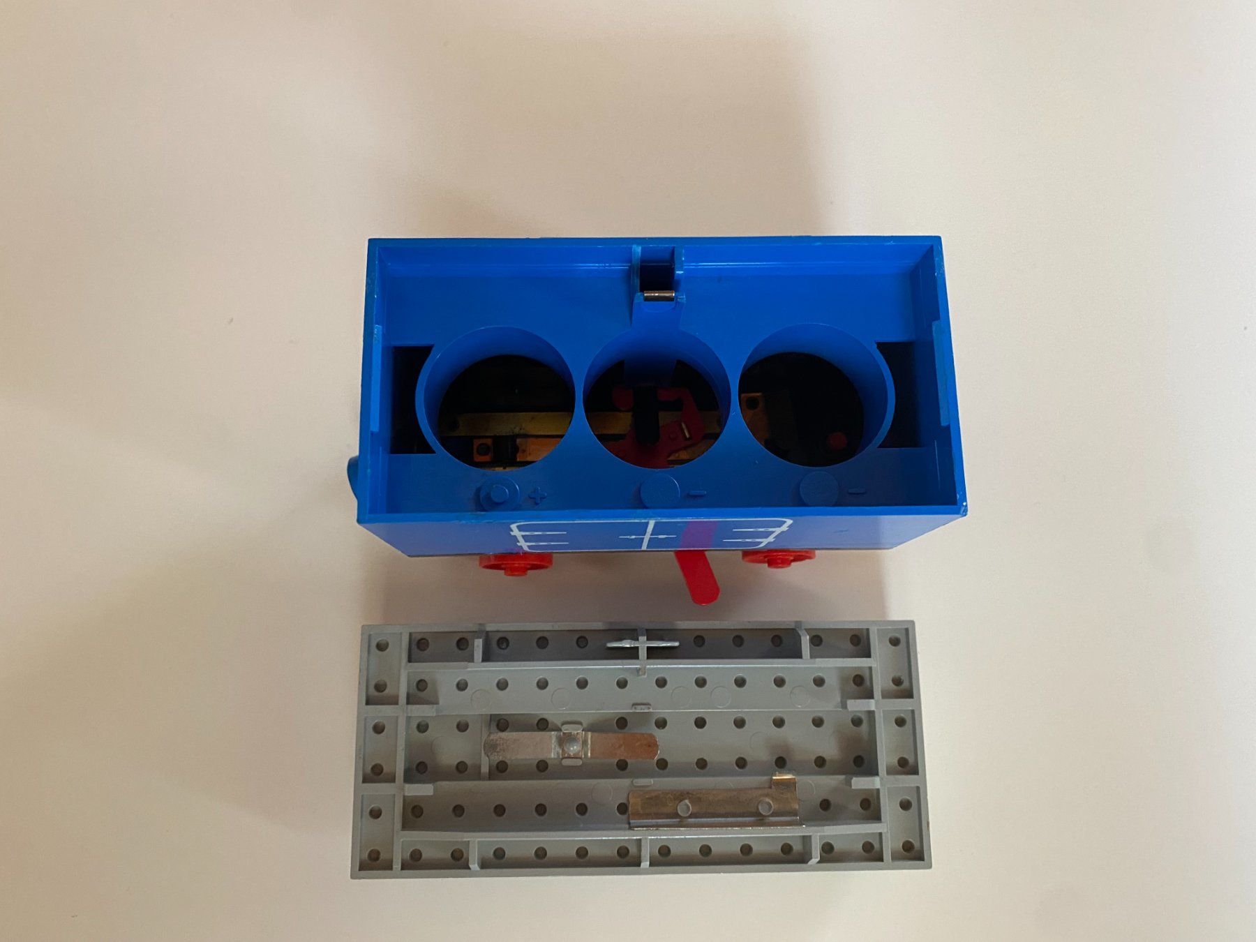 Lego Spielzeuge: LEGO - 4,5 VOLT - BATTERIEN WAGEN - UND - MOTOR – Gebraucht aus Gelterkinden von ajdt4 3