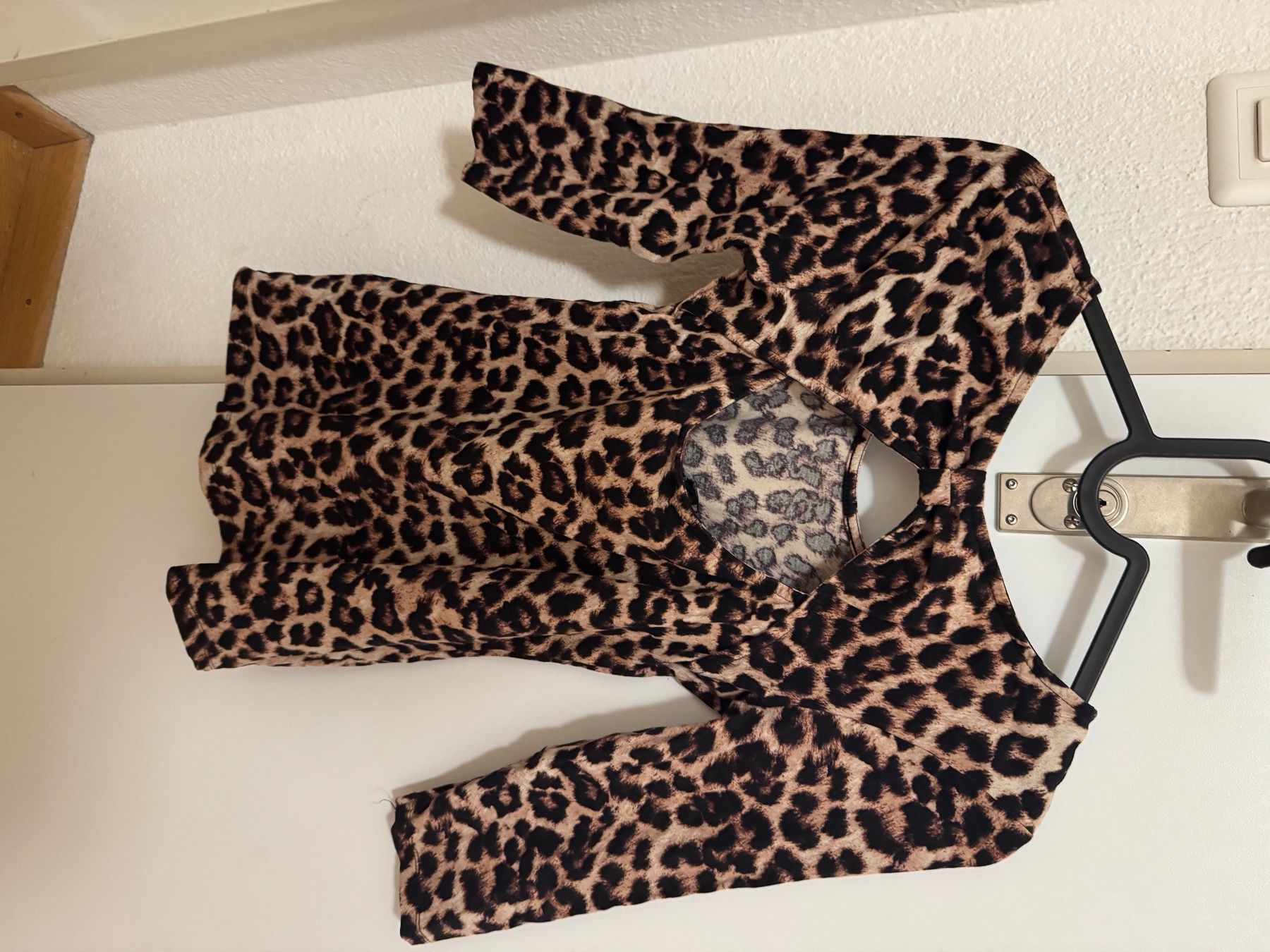 Maglioni & Felpe: Pullover Leoprint Grösse S – Usato da Pfäffikon SZ venduto da Melanie335 1