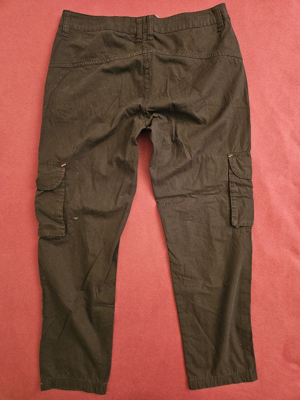 Pantaloni: 2 chf !! Black Cargo Pants, Size 30. – Usato da Basel venduto da yat_r699 1