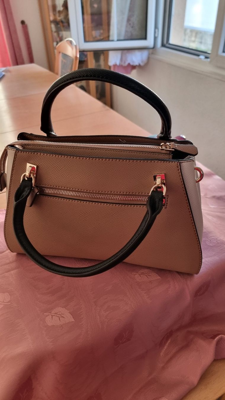 Guess Taschen für Damen: Guess Handtasche NEUWERTIG! – Neu (gemäss Beschreibung) aus Raron von Skyler68 2