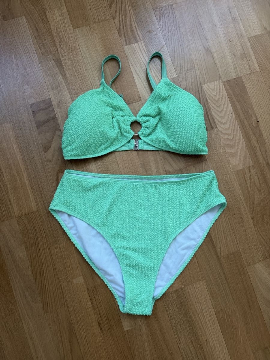 Costumi da bagno & Bikini: Maillot de bain vert XL – Nuovo (secondo la descrizione) da Concise venduto da mauranou._