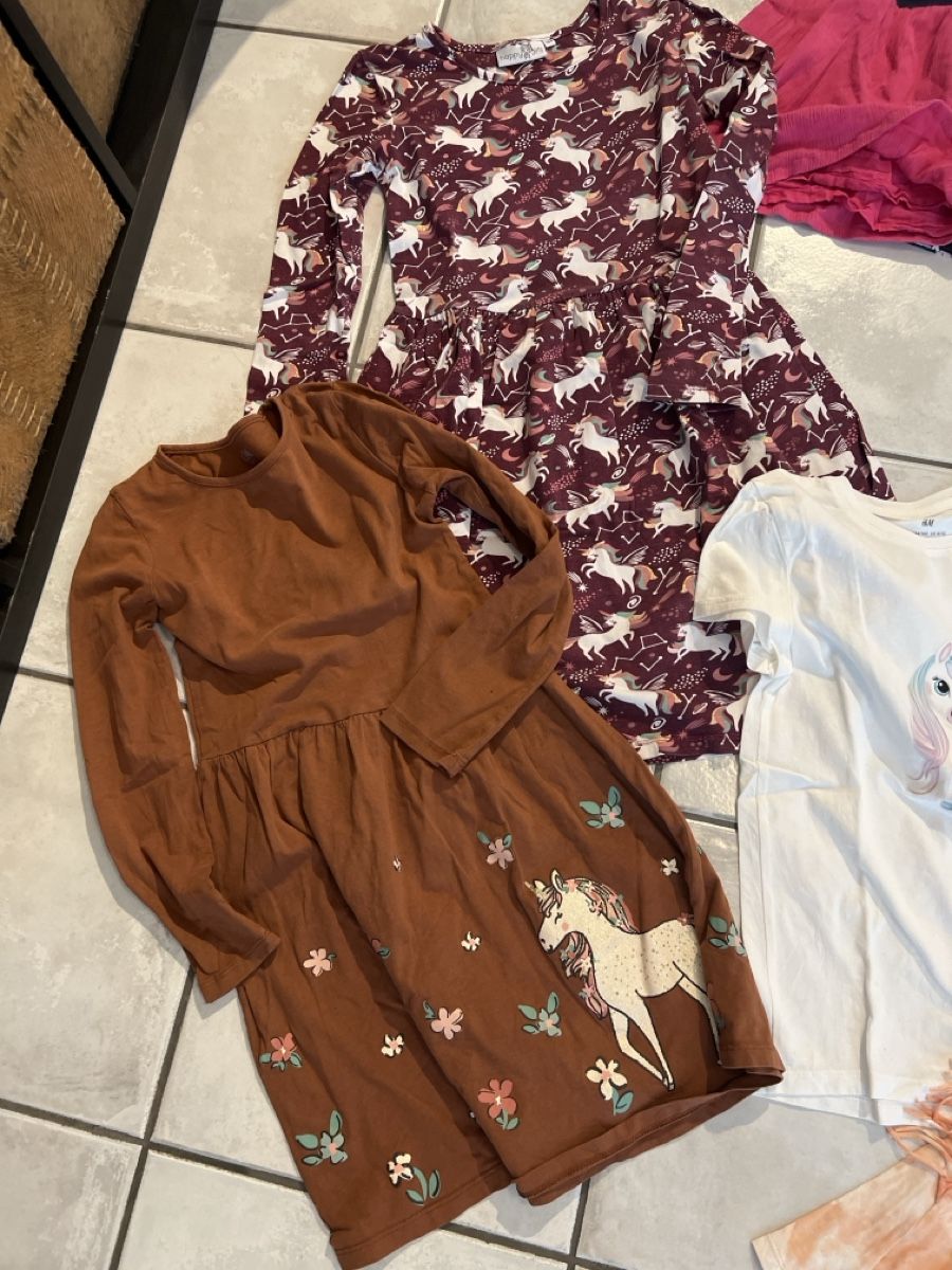 Lotti & Set di vestiti: Kleiderpaket Grösse 134 – Usato da Zufikon venduto da luuuzi 1