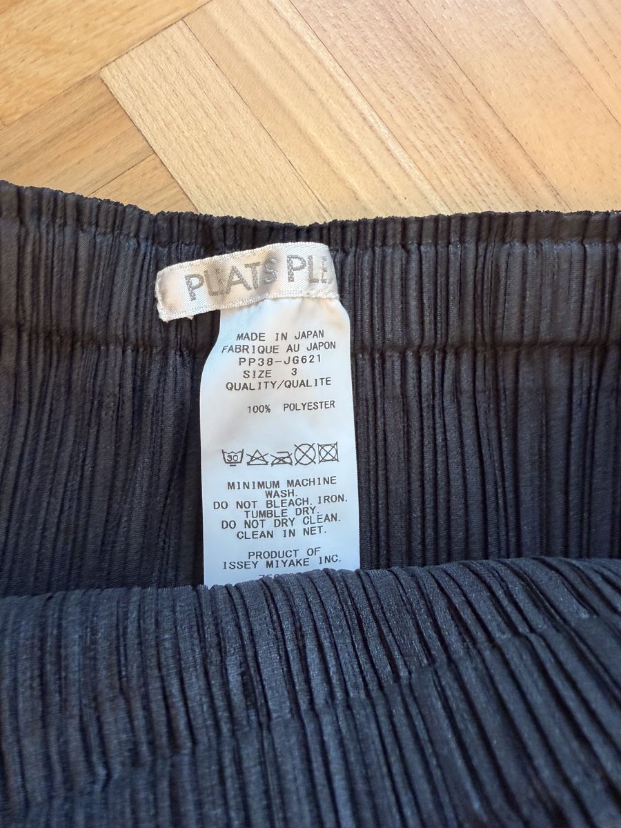 Issey Miyake Gonne: Issey Miyake Rock schwarz – Nuovo (secondo la descrizione) da Zumikon venduto da timmy15 4
