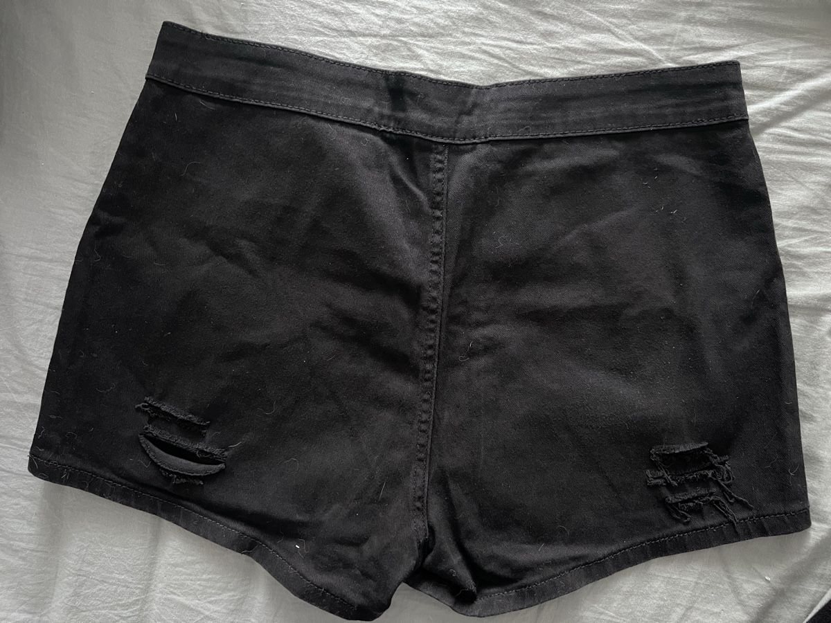 Pantaloni: Shorts – Usato da Pregassona venduto da kat_zh5d 1