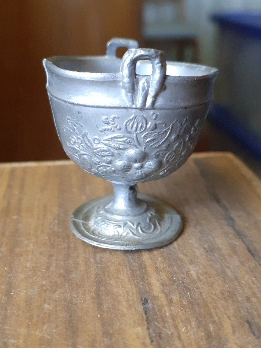 Statuette: Kelch + Tablar sakrales Objekt Zinn – Usato da Mörschwil venduto da antiksalon 3