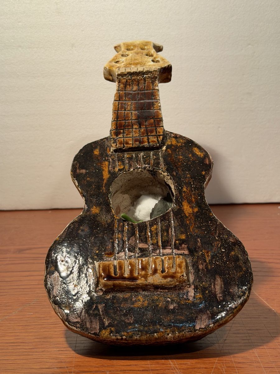 Tutte le decorazioni: Unique Vintage Guitar Decoration Piece - ceramic – Usato da Lausanne venduto da vas_cdb2 6