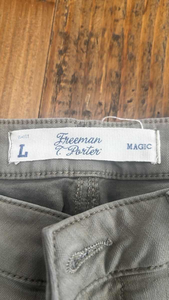 Pantaloni: Shorts Damen Khakifarben – Usato da Erlinsbach venduto da Basi67 2