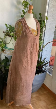 Merveilleuse et aérienne robe en voile de coton SANCTAMUERTE