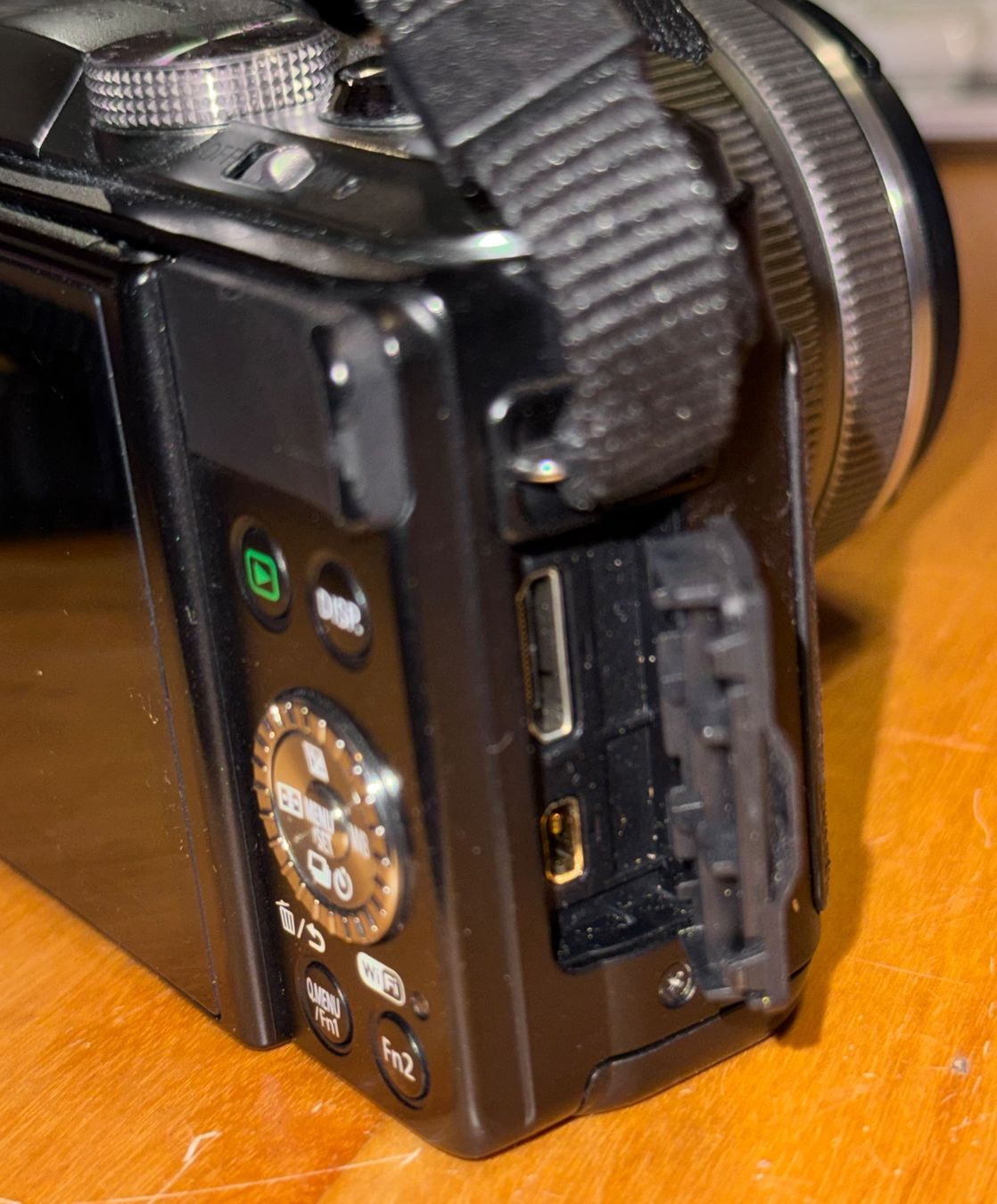 Panasonic Kamera: Panasonic Lumix DMC GF6 – Defekt aus Unterengstringen von NOISE 7