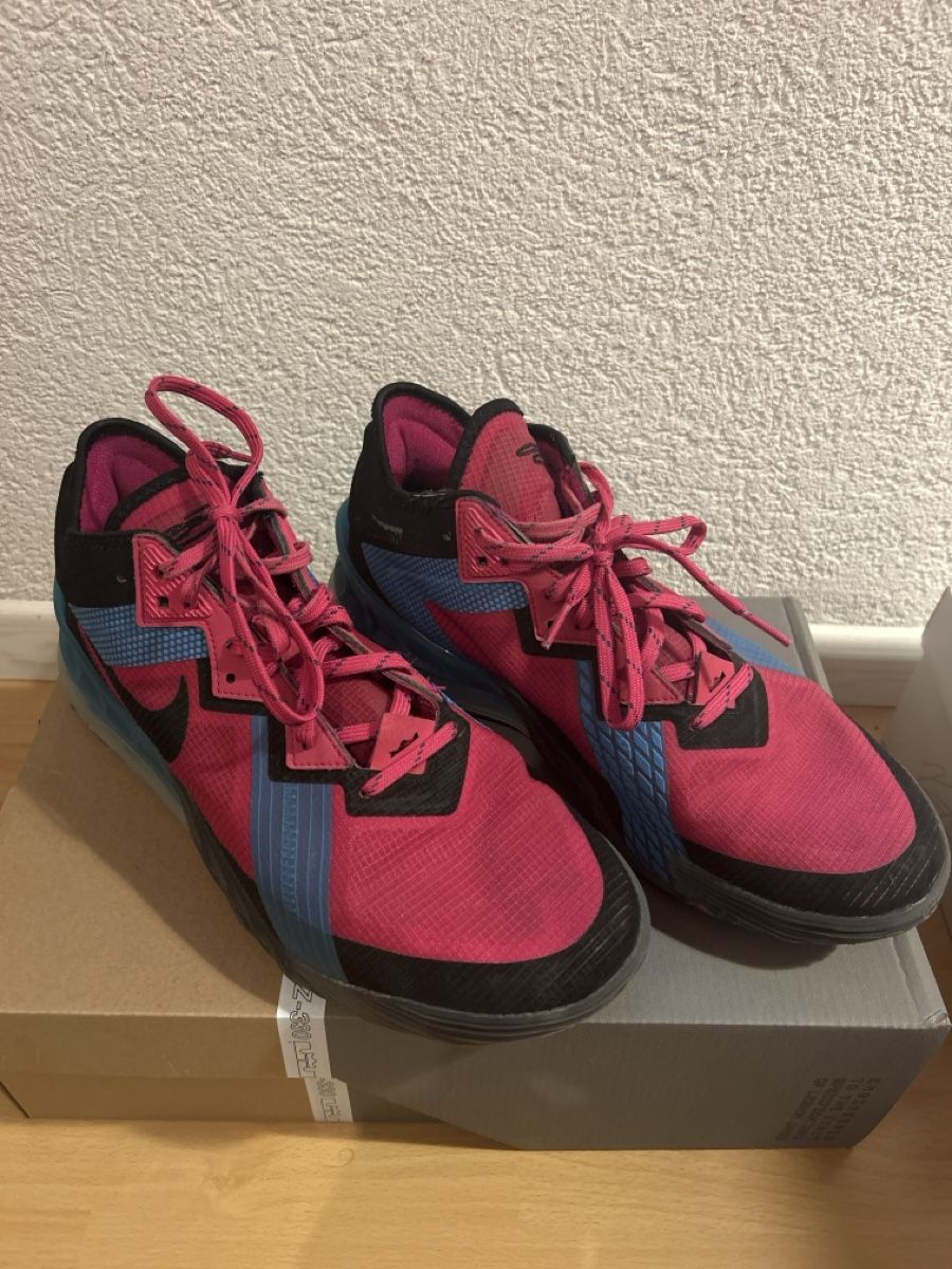 Nike Scarpe da uomo: Chaussure Basket Lebron – Usato da Bremblens venduto da the_2prr