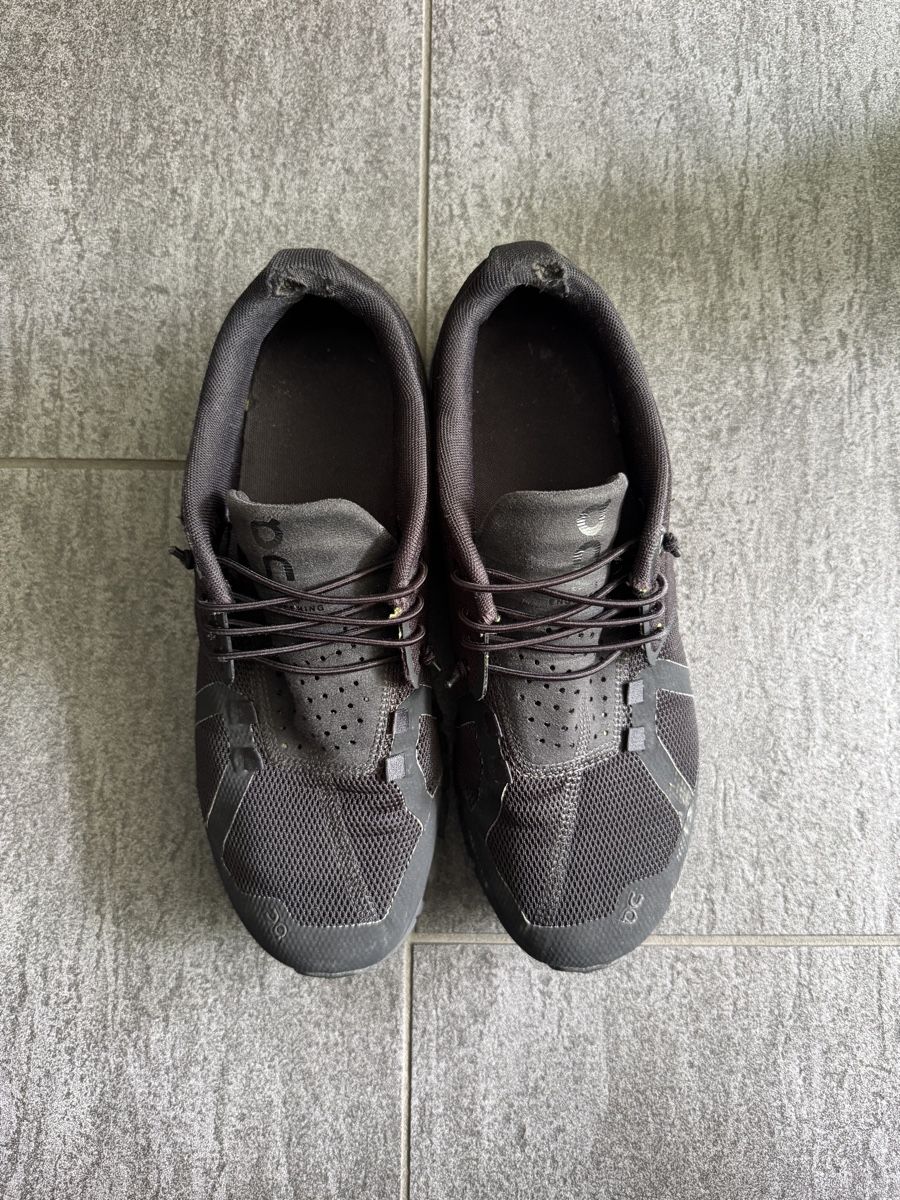 On Scarpe da uomo: On Cloud Laufschuhe, Schwarz, Grösse 40 – Usato da Winterthur venduto da Selina9 2