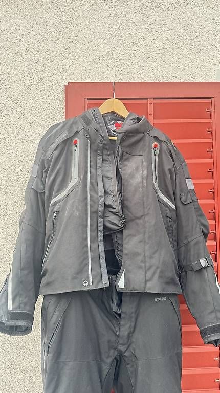 Lotti di vestiti: Motorrad Jacke und Hose – Usato da Teufenthal AG venduto da eti_sw6n