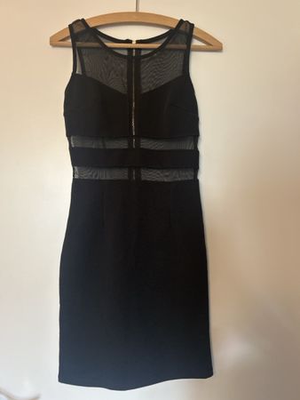 Kleid schwarz Mesh Einsätze Gr. XS neuwertig - nie getragen