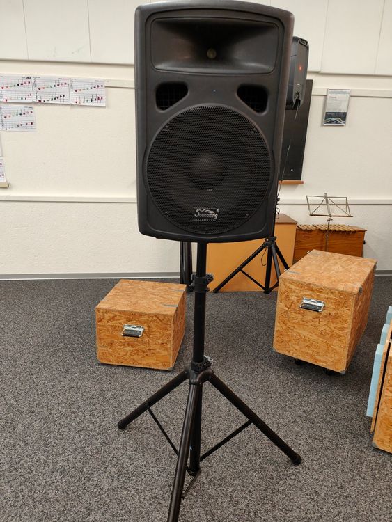 2 Stk. Aktiv Lautsprecher Soundking inkl. Ständer 1