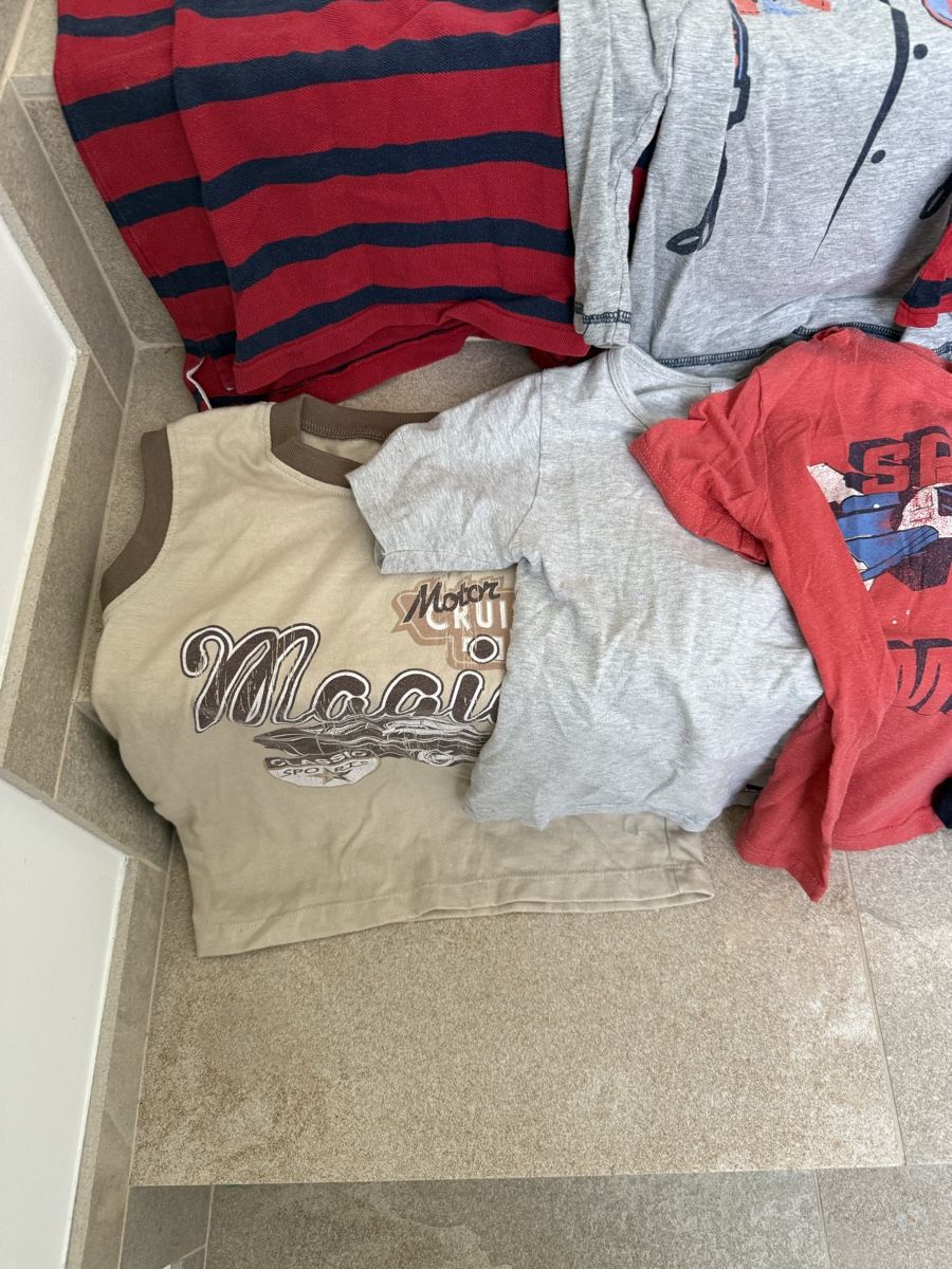 Lotti & Set di vestiti: Kinder Kleiderpaket, T-Shirts, Gr. 110/116 – Usato da St. Erhard venduto da Cfreya 4