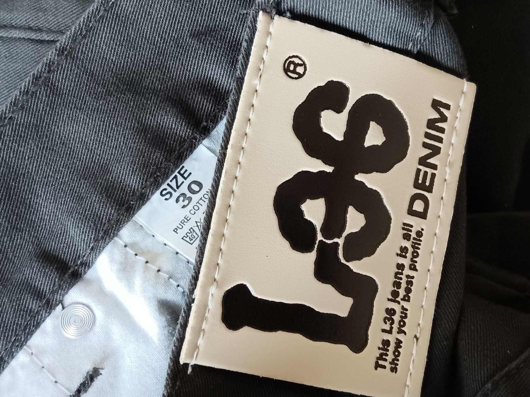 Lee Jeans: LEE Jeans "special standard" taille / Grosse 30 – Usato da Cossonay-ville venduto da Super-Price-Quality 9