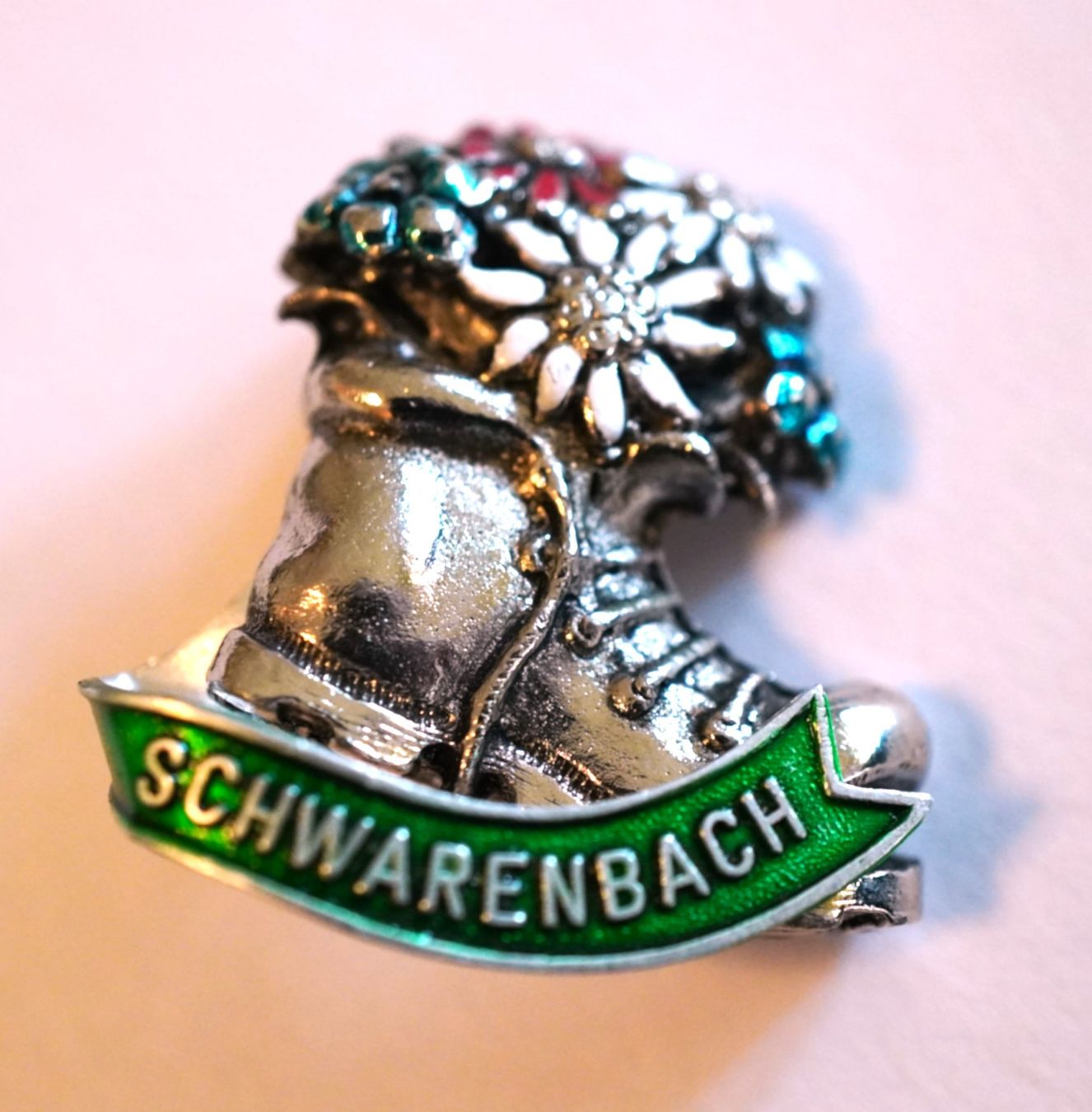 Placchette & Badge: Anstecknadel SCHWARENBACH Gemmi – Usato da Worb venduto da worb01