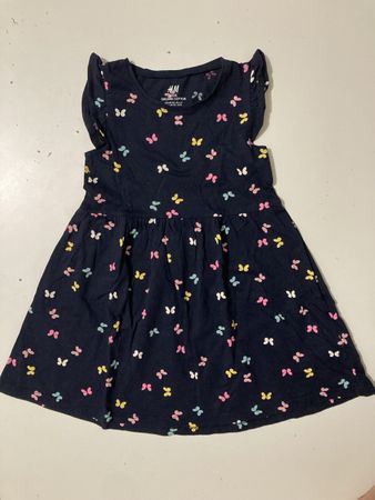 Kleid mit Schmetterlingen H&M Gr. 98/104