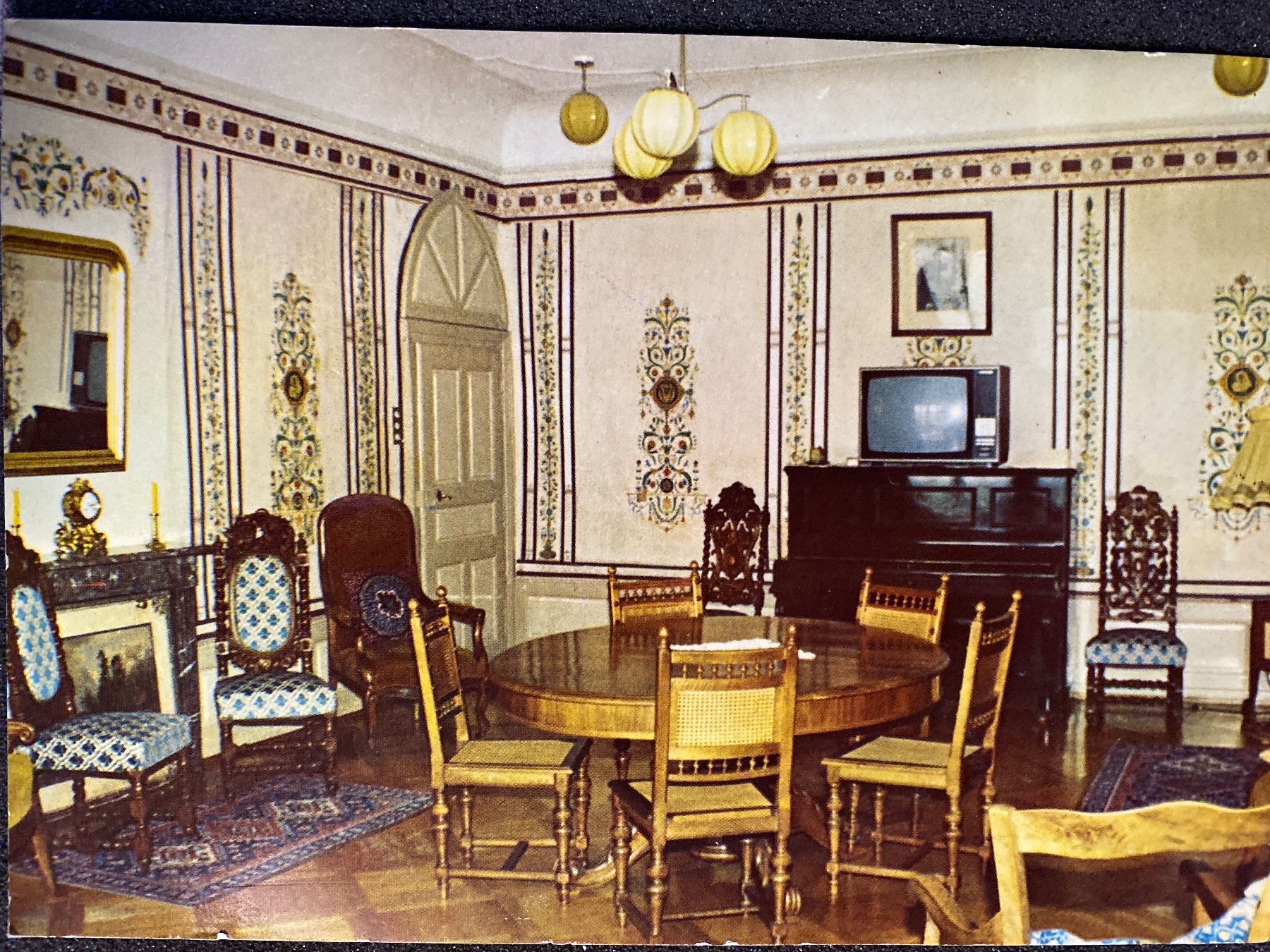 Cartoline postali: CARTE - CHÂTEAU DE CONSTANTINE ( LE SALON) TIMBRE – Usato da Le Brassus venduto da cinema13