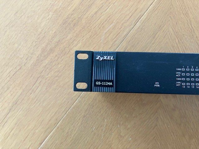 Zyxel Hub & Switch: Zyxel GS-1124A Switch – Usato da Schliern b. Köniz venduto da Rene-B 1