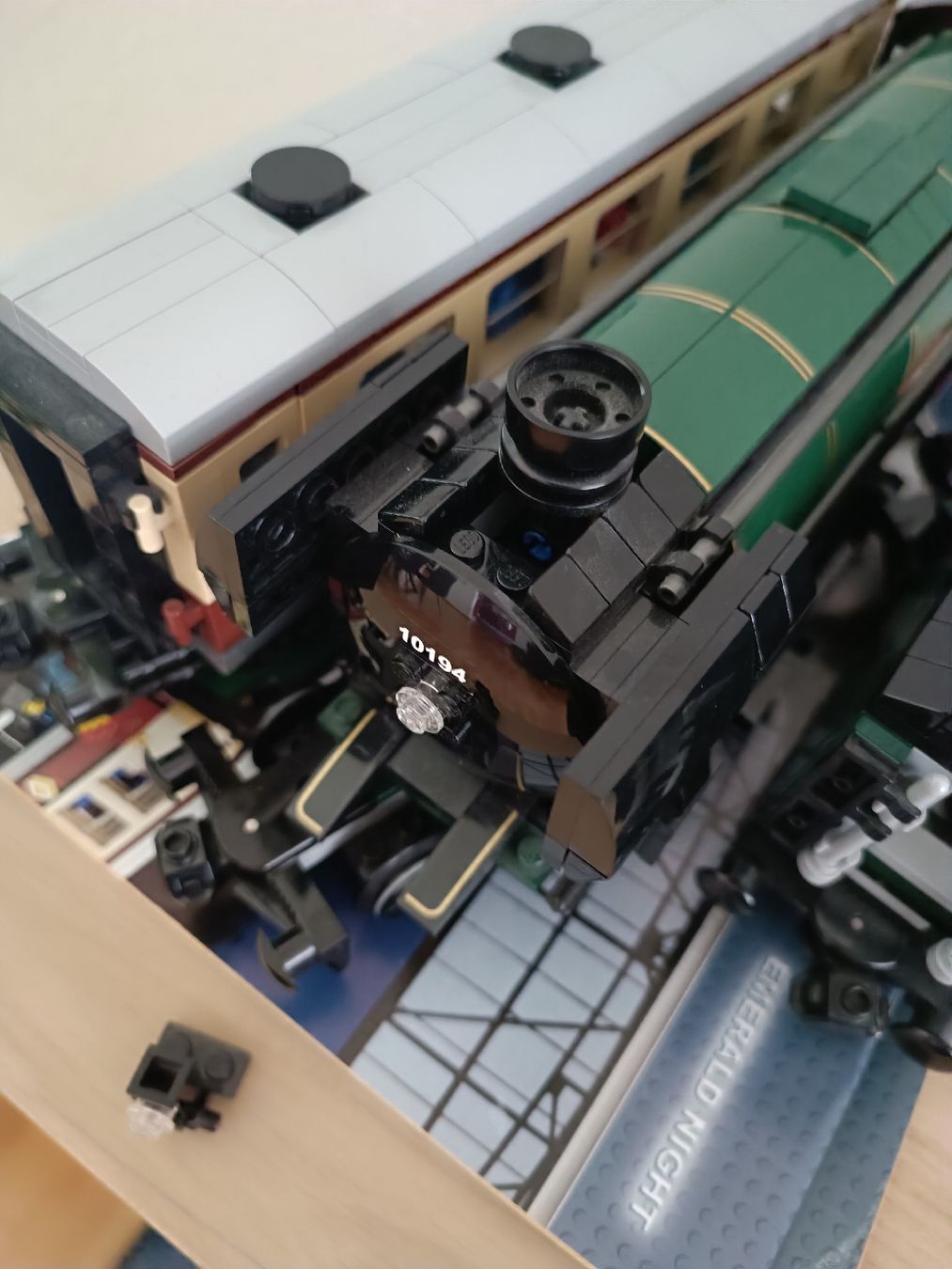 Lego Kit di costruzioni: Lego 10194 Emerald Night Express – Usato da Otelfingen venduto da patida 9