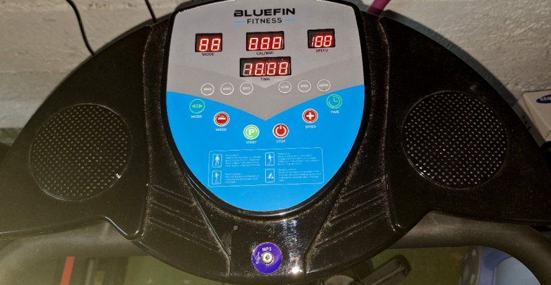 Hometrainer: Vibrationsplatte mit Haltegriffen – Gebraucht aus Oberentfelden von helro77 1