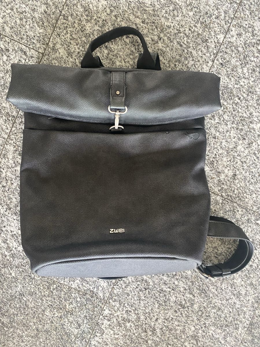 Zwei Zaini: ZWEI Rucksack grau mit leichtem Glanz – Usato da Kastanienbaum venduto da Cetrioli13