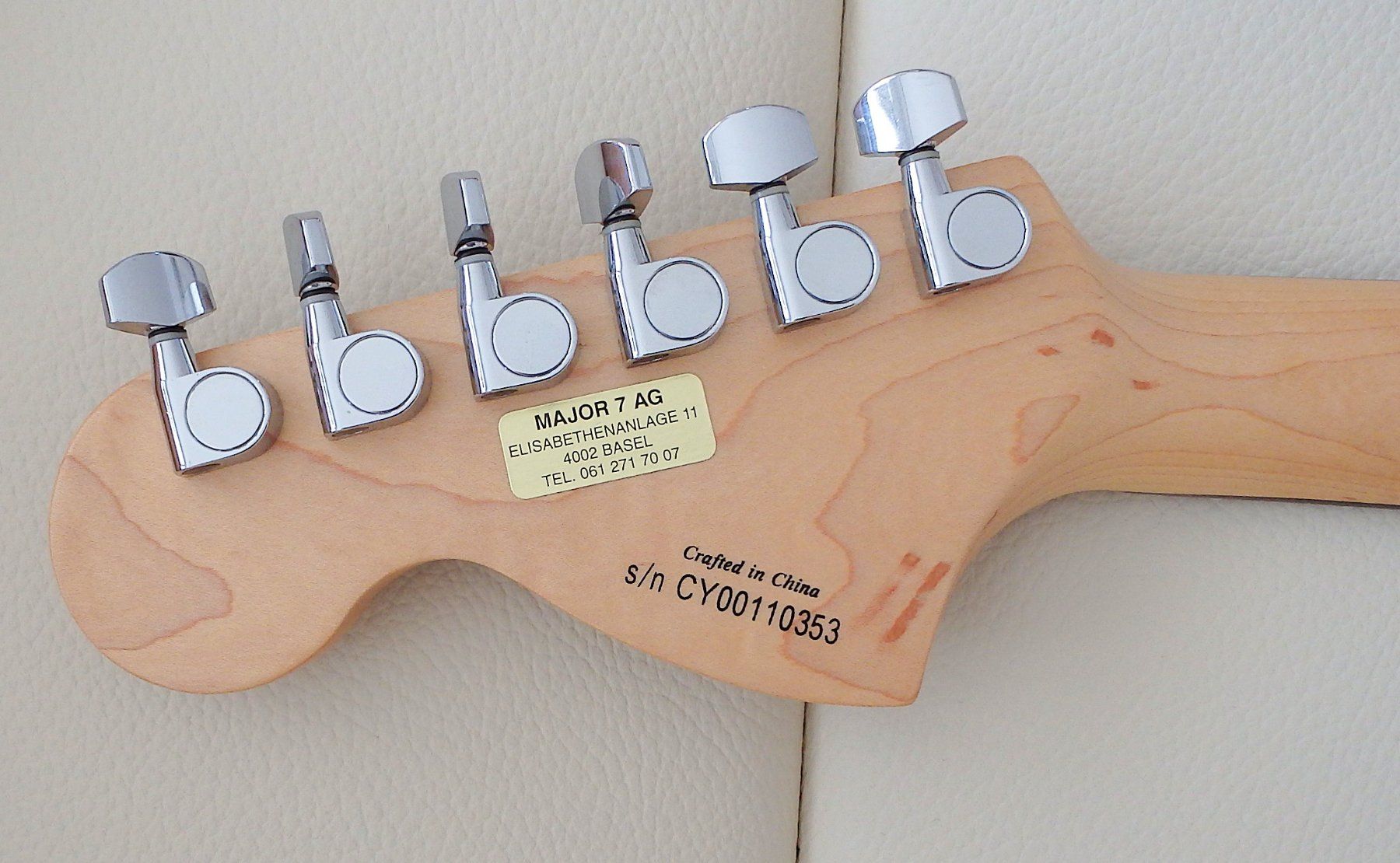 Washburn Strumenti musicali: E-Gitarre SQUIER Stratocaster mit FENDER-Case – Usato da Wattwil venduto da webrawa 6