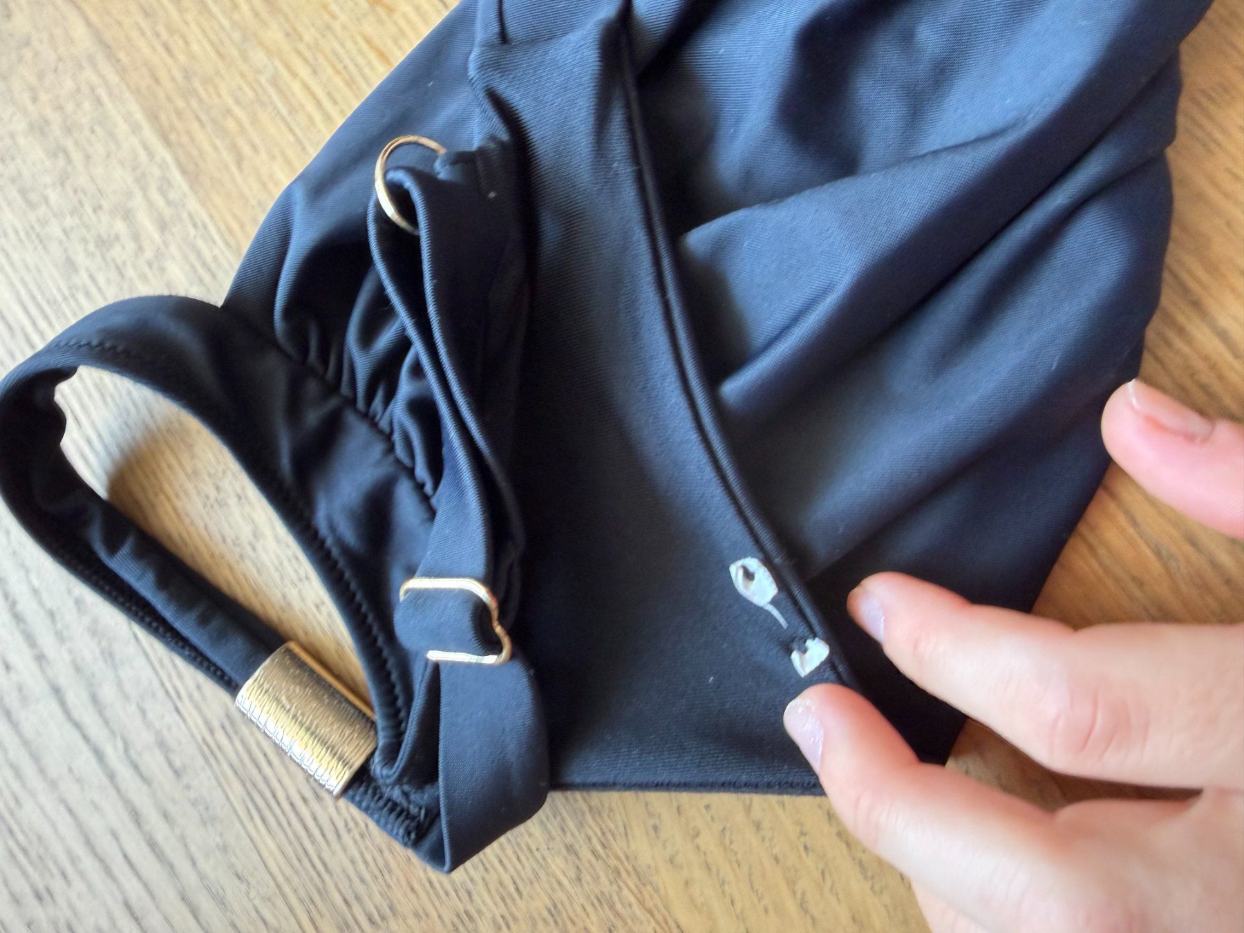 Calzedonia Badekleider & Bikinis: Bikini Oberteil schwarz Calzedonia – Defekt aus Riehen von edu_92w7 1
