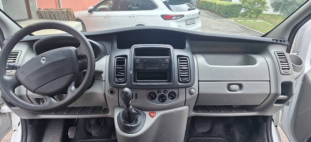 Véhicules utilitaires: Renault Trafic dCi115 – D'occasion à Luzern par kla_sn22 7
