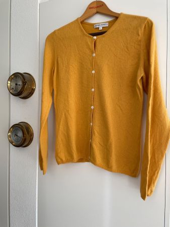 Schöner Pullover aus Kaschmir