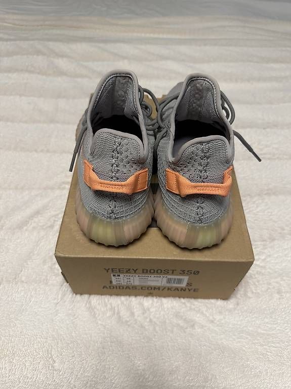 Herrenschuhe: Yeezy Boost 350 / grau – Gebraucht aus Biel/Bienne von http.tanja 1
