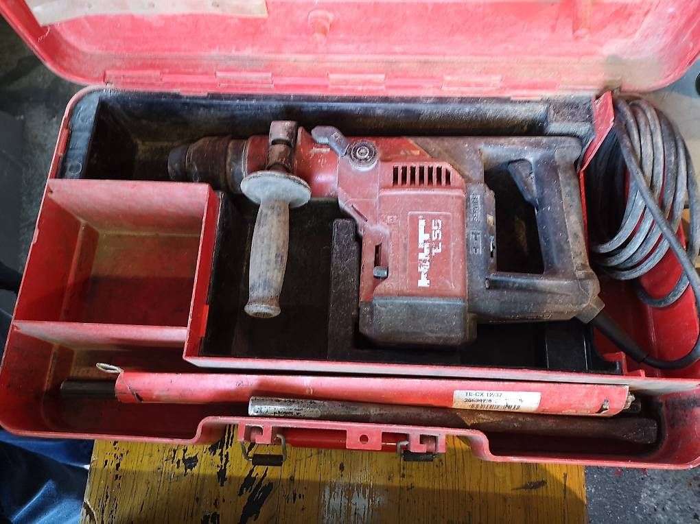Hilti Bohrmaschinen: Bohrhammer Hilti TE55 – Gebraucht aus Murten von the.ace