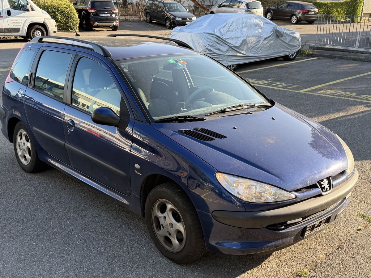 Peugeot Automobili: Peugeot 206 1.4 Kombi – Usato da Pratteln venduto da Radom12 1