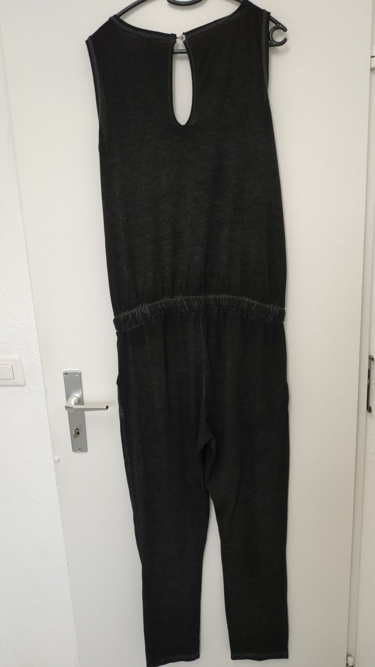 Tute: Jumpsuit Grösse 40 in schwarz – Usato da Dübendorf venduto da Jolenia 1
