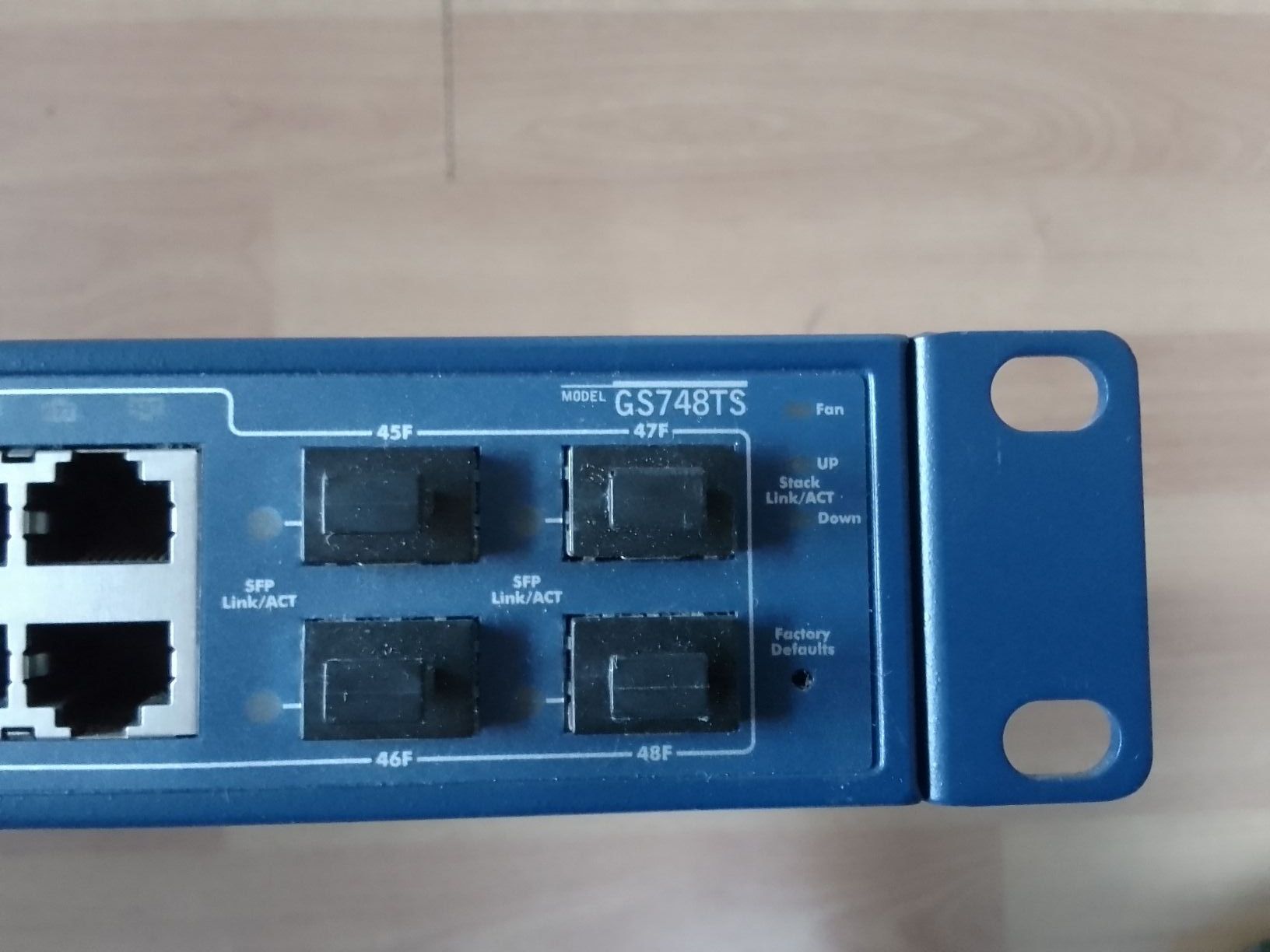 Netgear Hub & Switch: GS748TS  Smart Gigabit Ethernet Switch – Usato da Ebmatingen venduto da swiss.canadian 2
