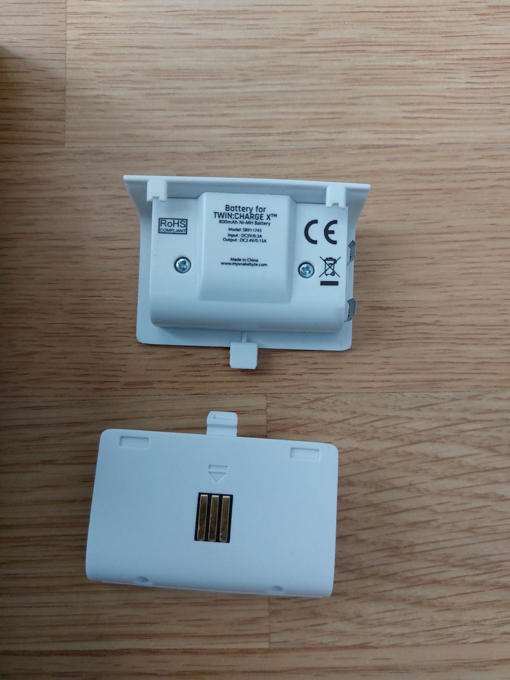 Adapter & Kabel: Dual Charger XTM snakebyte für Xbox One Controller – Gebraucht aus Biel/Bienne von big_hxr7 4