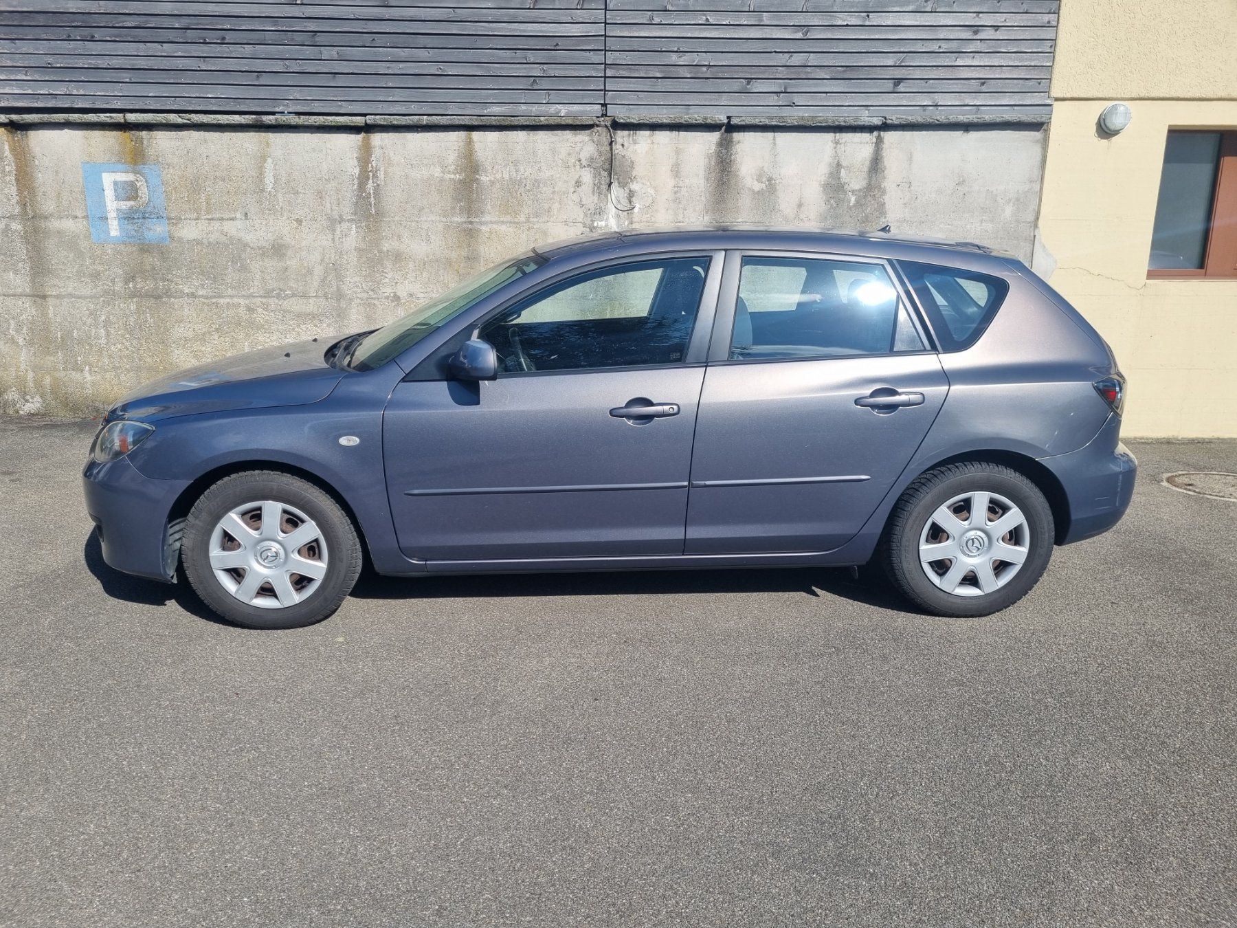 Autos: Mazda 3 1.6 Facelift Hatchback 5 Türen – D'occasion à Full-Reuenthal par flo912 2