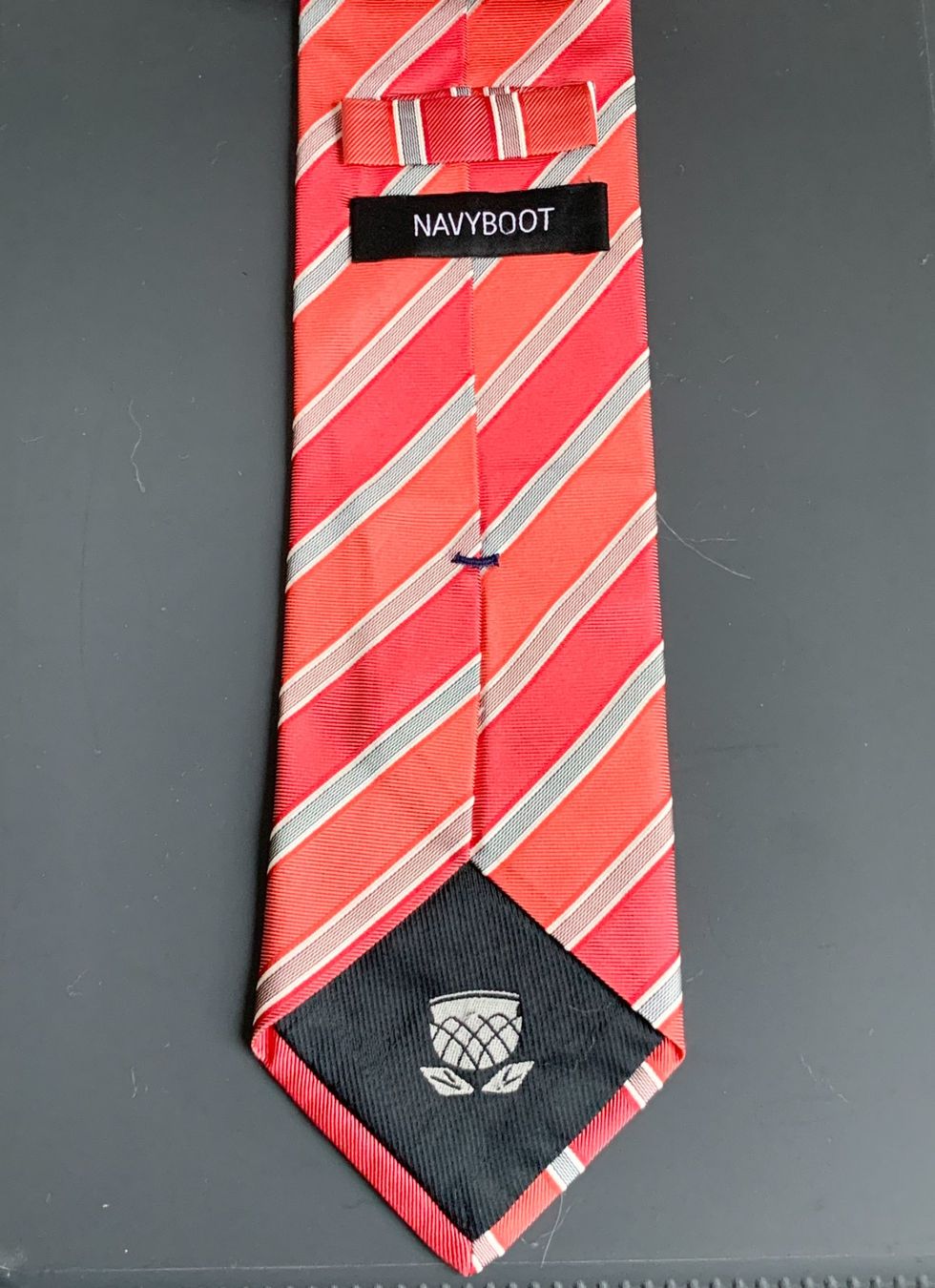 Navyboot Cravates: Seidenkrawatte von NAVYBOOT, Rot/Orange gestreift – D'occasion à Kloten par Nephty 4