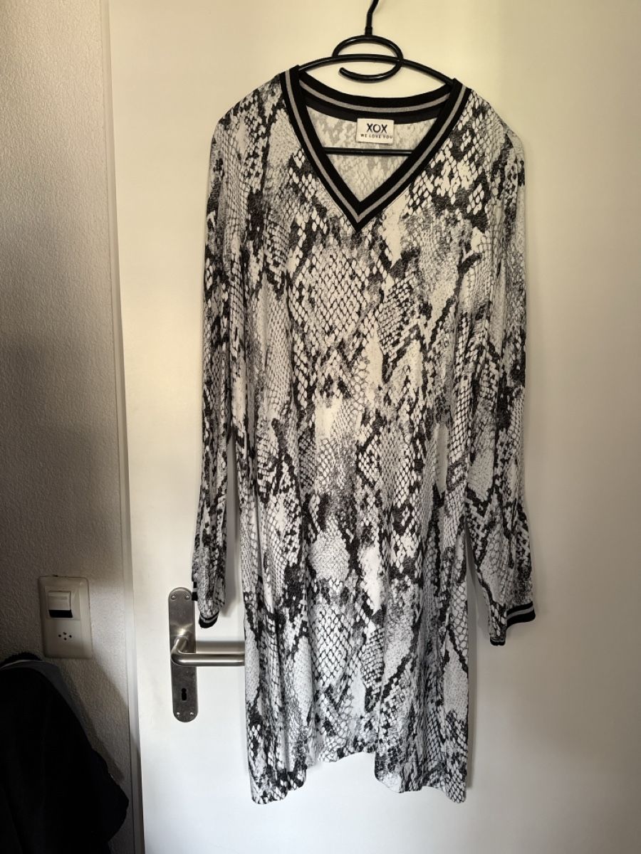 Kleider: XOX Kleid im angesagten Schlangenmuster, Grösse Onesize – Gebraucht aus Bassersdorf von padriga68 1