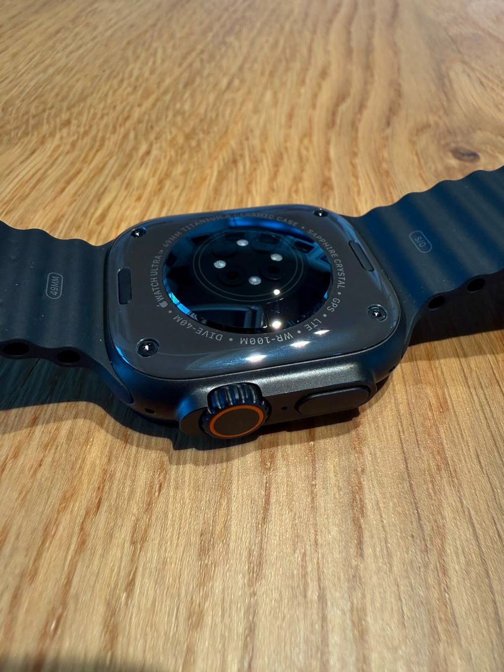 Apple Smartwatch: Apple Watch Ultra 2 49mm GPS + Cellular Schwarz – Usato da Emmenbrücke venduto da natelo 4