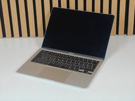 MacBook Air 13" (M1 + 8GB + 512GB SSD) mit Display Defekt