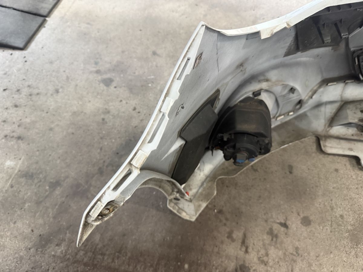 Opel Tutti pezzi di ricambio auto: Opel Corsa D OPC Stosstange Facelift – Usato da Schaffhausen venduto da sabdiu 3