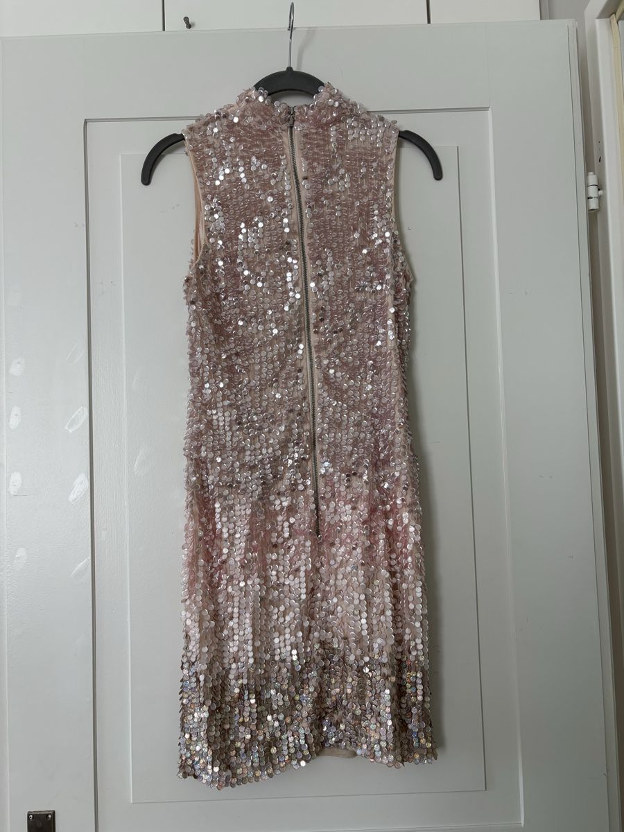 French Connection Robes: FRENCH CONNECTION sequin dress – D'occasion à Zürich par Flo021000 1