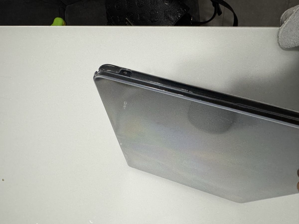 Apple Portables: MacBook Air M4 2025,+APPLE CARE  – Neuf (Voir description) à La Chaux-de-Fonds par sou_z5tg 6